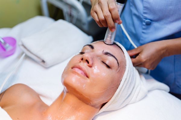 Hydrafacial Kolkata: The Ultimate Acne-Prone Skin Solution!
